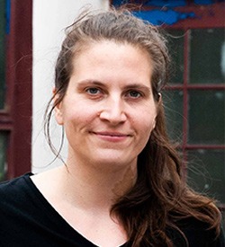 ju Julia Gracz
